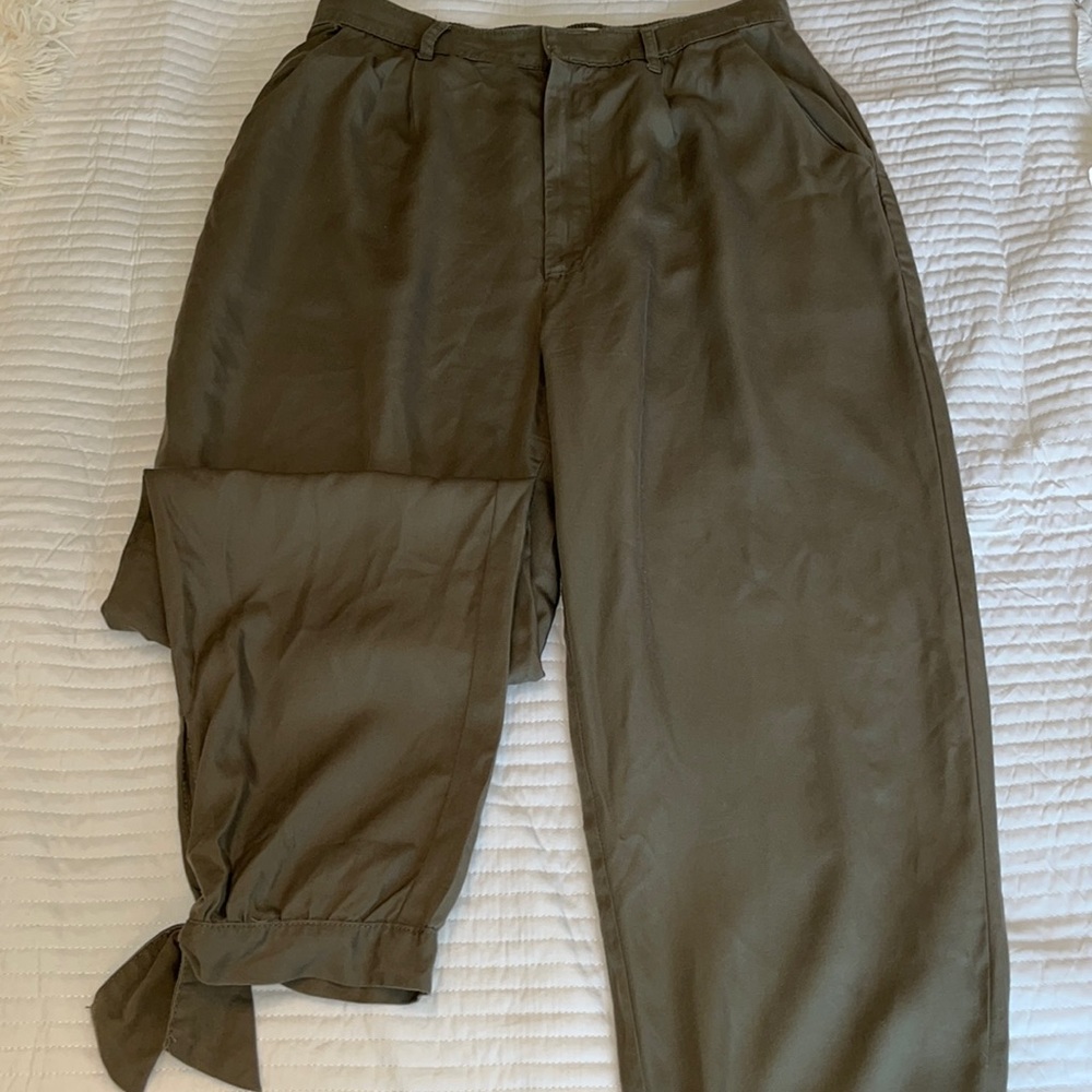 Army green paper bag pants